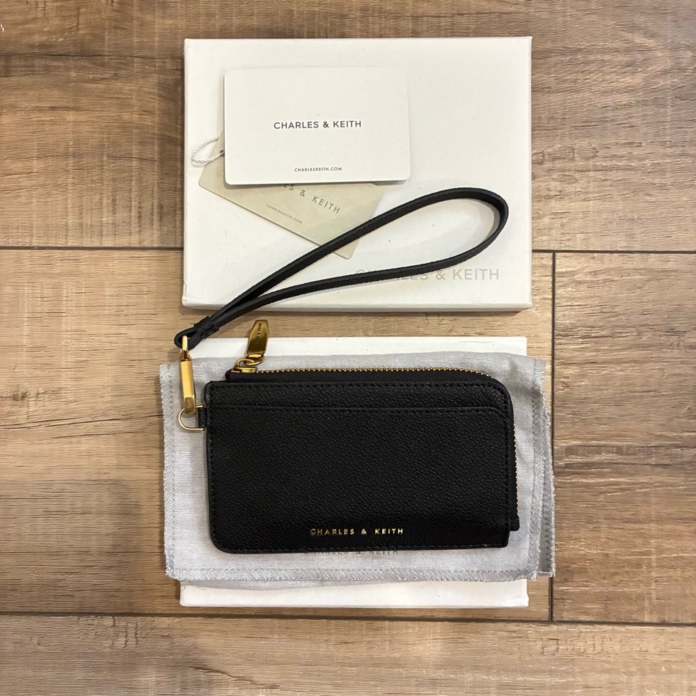 Charles & Keith Black Textured Wristlet